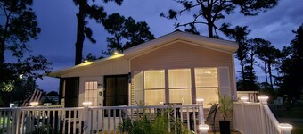 Beautiful Venice Resort Home close to Beaches & Warm Mineral Springs, Cozy