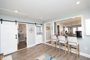 Interior - Private Riverfront Home with Hot Tub, Kayaks, Paddleboards and Riverside Firepit (Grasonville)