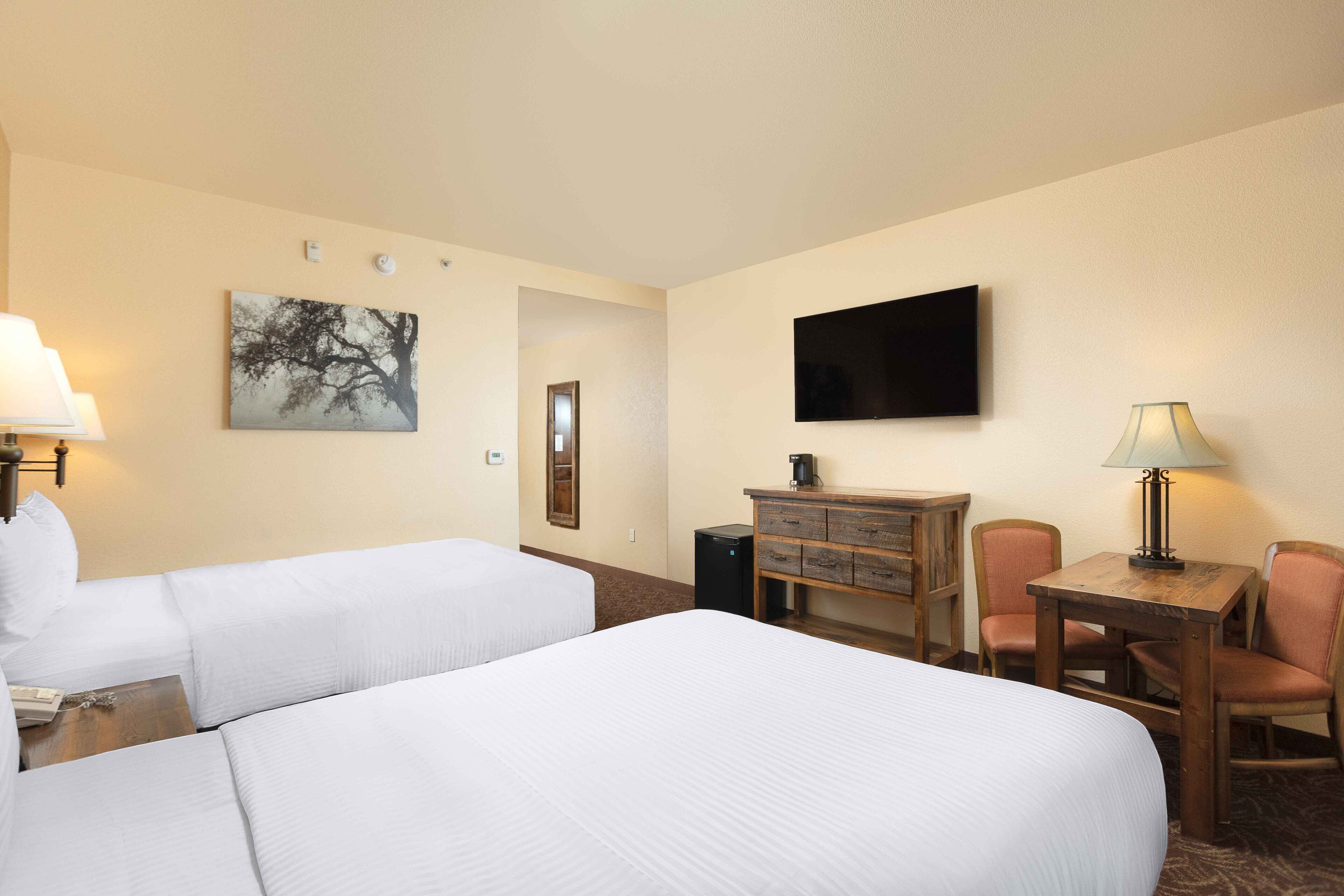 Standard Double Room | Pillowtop beds, desk, blackout drapes, iron/ironing board