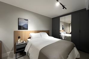 Apartment | 2 bedrooms, desk, blackout curtains, iron/ironing board - Noroeste - moderno e central (Brasília)