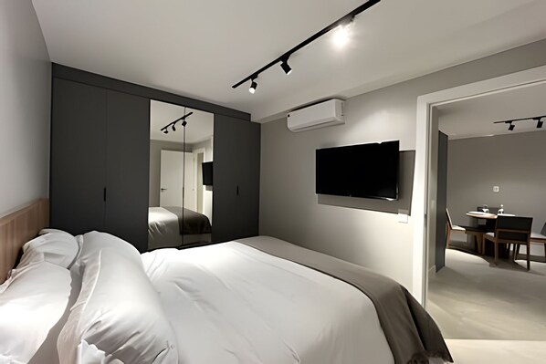 Apartment | 2 bedrooms, desk, blackout drapes, iron/ironing board - Noroeste - moderno e central (Brasília)