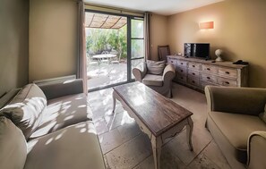 Living area - Lovely home in Saint-Laurent-de-la-Ca (Saint-Laurent-de-la-Ca)