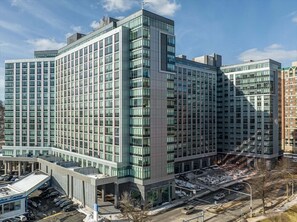 Exterior - Upscale 1BR in Downtown | Kitchen | Gym | Work Space (White Plains)