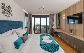 5 bedrooms, in-room safe, iron/ironing board, travel crib