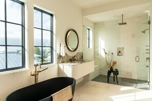 Shower, hair dryer, towels - "Redemption" Gulf views, Rooftop Spa + Golf Cart + Bikes (Inlet Beach)