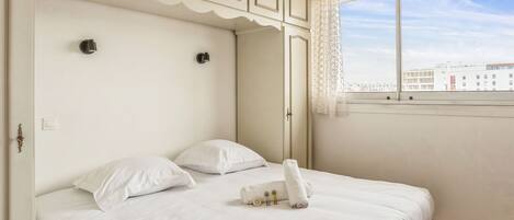 2 多间卧室、熨斗/熨衣板、WiFi、床单