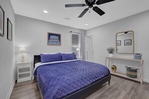 6 bedrooms, iron/ironing board, travel cot, free WiFi - Stylish Duplex! New Remodel! Minutes from Atlanta! (Norcross)