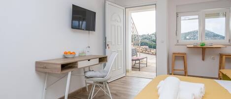 واي فاي مجانًا وملاءات أسرّة