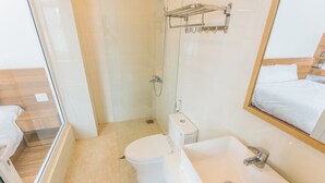 Superior Double Room | Bathroom | Slippers - Da Lat Thanh Xuan Boutique Hotel (Xuan Huong - Da Lat)