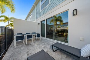 Outdoor dining - Eagle Trace Gem | 3 bed, 2.5 bath | Reunion Membership (Kissimmee)