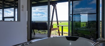 Barossa Pavilions - a luxurious, self-contained, hillside retreat