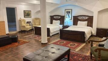 5 bedrooms, in-room safe, iron/ironing board, WiFi