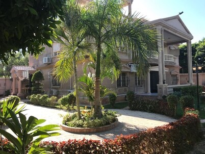 ALFRDOUS LUXURY VACATION HOME