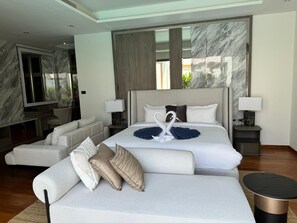 Deluxe-Villa, 3 Schlafzimmer, Poolblick | 3 Schlafzimmer, Zimmersafe, individuell eingerichtet