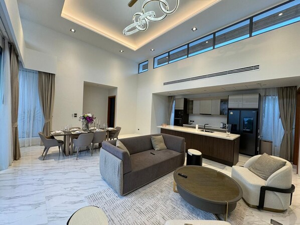 Deluxe-Villa, 3 Schlafzimmer, Poolblick | Wohnbereich
