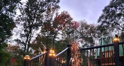 Unique Private 4 Acre Retreat- Beaches, Mystic, Wineries, Casino and Waterpark!