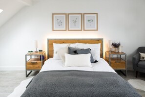 5 habitaciones, tabla de planchar con plancha, wifi y ropa de cama 