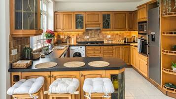 Fridge, microwave, oven, dishwasher