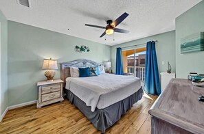 2 slaapkamers, een strijkplank/strijkijzer, reisbedje, gratis wifi