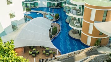 3 outdoor pools, pool umbrellas, pool loungers
