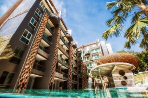 Sundeck - Apartment at Emerald Terrace by Lofty (Patong)