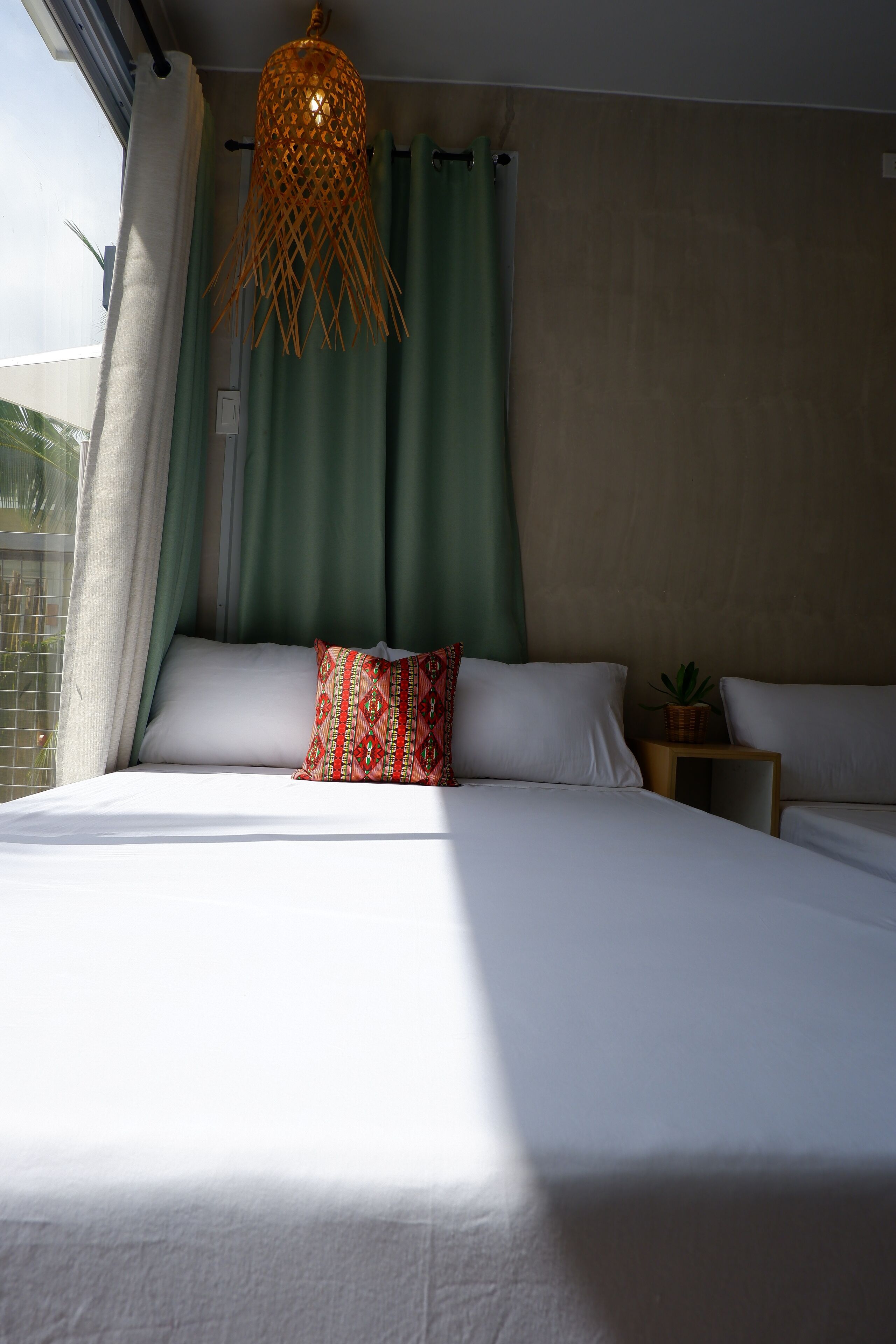 Habitación Deluxe con 1 cama doble o 2 individuales, balcón, vistas al jardín | Wifi gratis y ropa de cama
