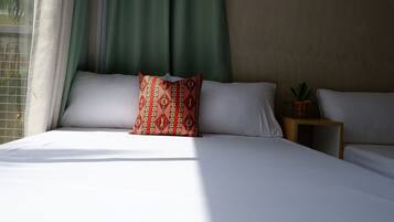 Habitación Deluxe con 1 cama doble o 2 individuales, balcón, vistas al jardín | Wifi gratis y ropa de cama