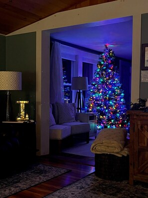 Interior - 64J Stunning sunsets, just 20 mins to Bretton Woods. Hot Tub, Foosball, AC, dog friendly! (Whitefield)