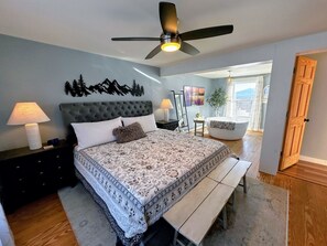 3 bedrooms, desk, iron/ironing board, free WiFi - 64J Stunning sunsets, just 20 mins to Bretton Woods. Hot Tub, Foosball, AC, dog friendly! (Whitefield)