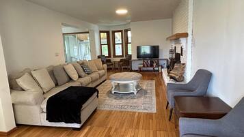 Smart-tv och eldstad