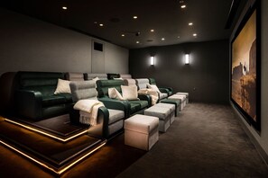 Interior - Chic Shoreditch 1BR w/ Gym, Indoor Pool & Cinema, nr Bars, by Blueground (London)