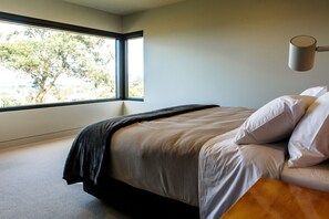 3 camere, una scrivania, ferro/asse da stiro, Wi-Fi gratuito