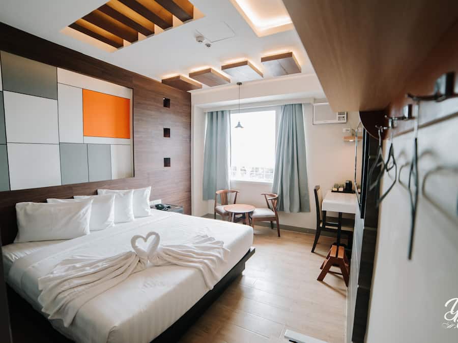 In-room safe, free WiFi