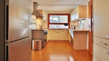 KĂŒhlschrank, Herdplatte, GeschirrspĂŒler