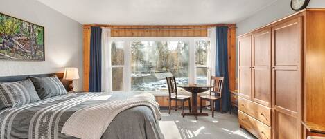 Iron/ironing board, free WiFi, bed sheets