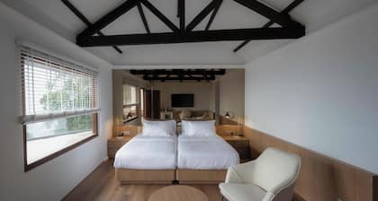 Eythrope Boutique Villa