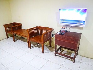 Deluxe Double Room, 1 King Bed | Desk, free WiFi, bed sheets