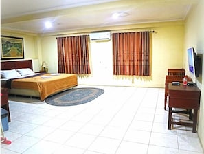 Deluxe Double Room, 1 King Bed | Desk, free WiFi, bed sheets