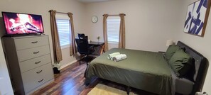 2 soverom, strykejern/-brett, wi-fi og sengetøy