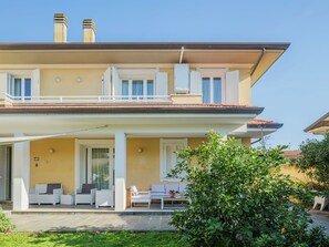 Exterior - La casa dei limoni di Valeria by Interhome (Torre del Lago Puccini)