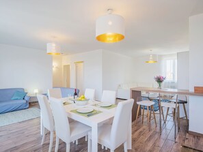 Dining - La casa dei limoni di Valeria by Interhome (Torre del Lago Puccini)