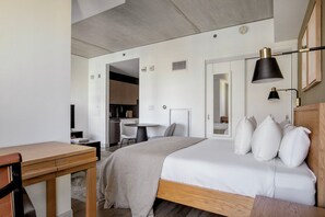 Strykjärn/strykbräda, wi-fi och sängkläder