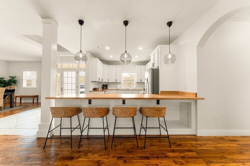 BransonBliss: Golf, ClubPool, Fireplace, Workspace, 30ft patio, EnsuiteBaths