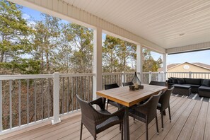 Outdoor dining - BransonBliss: Golf, ClubPool, Fireplace, Workspace, 30ft patio, EnsuiteBaths (Branson)