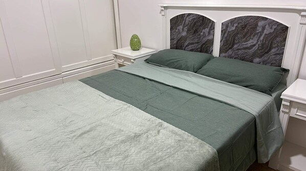 2 bedrooms, WiFi, bed sheets