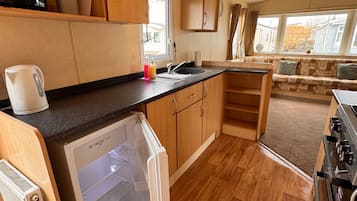 Fridge, oven, stovetop, toaster