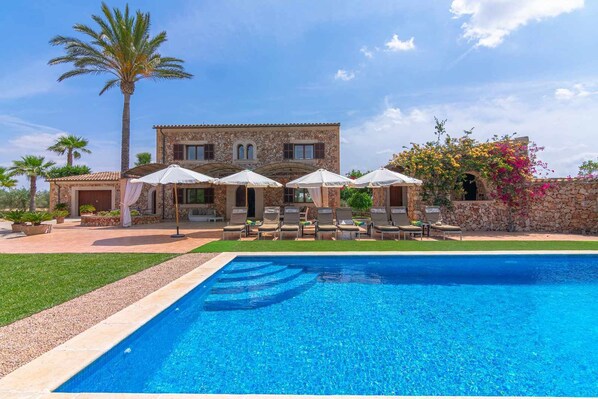 Pool - Villa Sanchez (Campos)