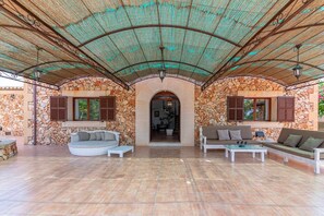 Terrace/patio - Villa Sanchez (Campos)