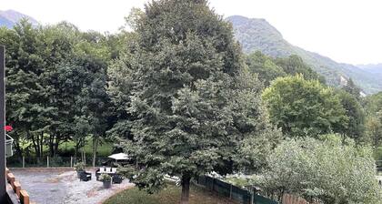 Mountain view 2-bedroom Pyrenees apartment