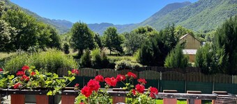 Pretty Mountain View 2-bedroom Pyrenees Apartment